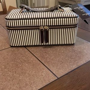 Henri Bendel Travel set